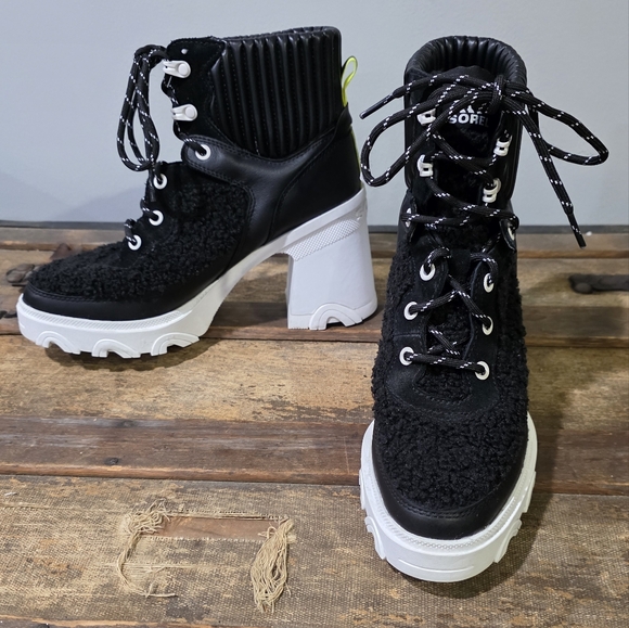 Sorel Brex Heel Cozy Lace Bootie in Black and Seasalt. Chunky Platform Chic. 9